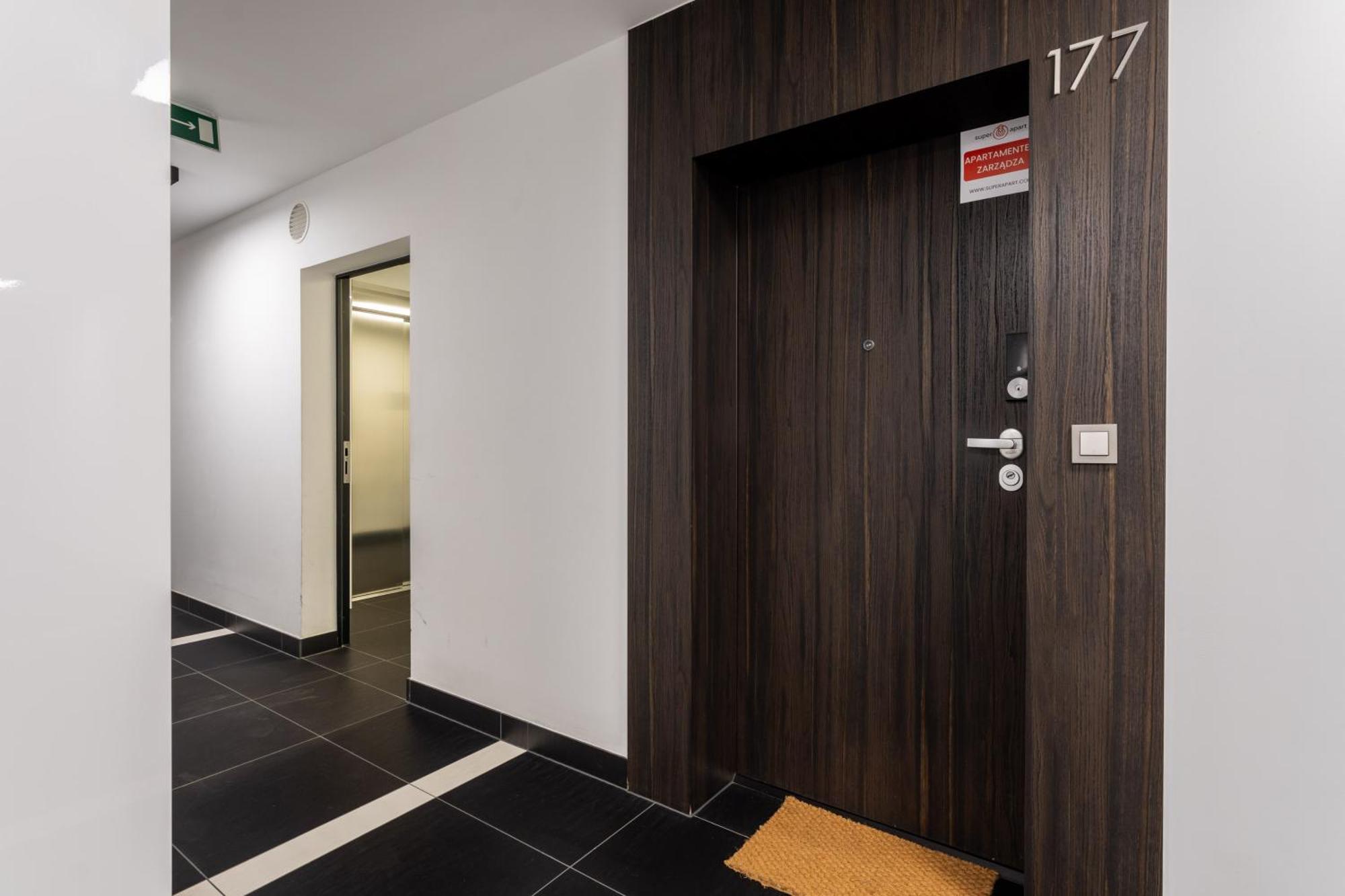 Superapart Grzybowska Apt 177 Varşova Dış mekan fotoğraf